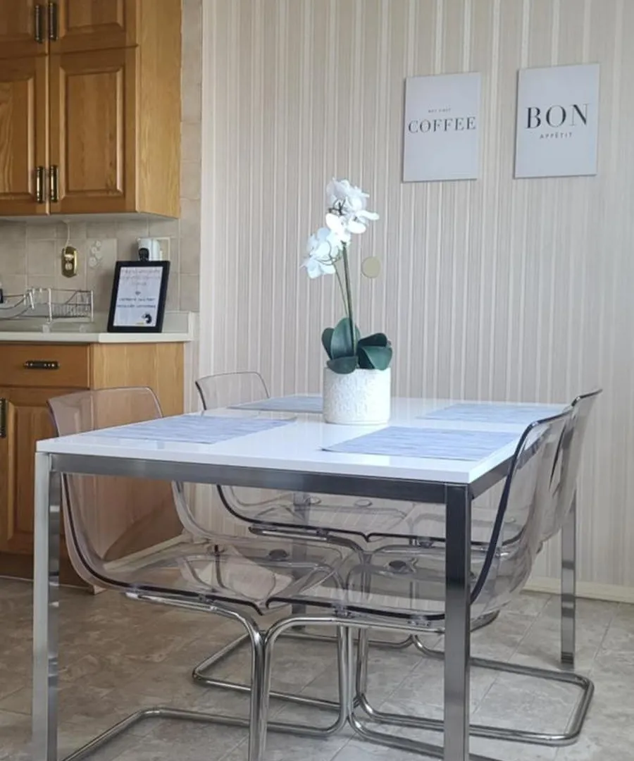 Apartment Right Next To West Edmonton Mall With Free Parking